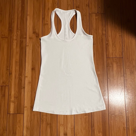 Rare Lululemon Graphic Racerback Tank White Size 2 - Picture 2 of 10